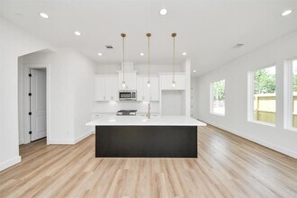 107 Frawley St in Houston, TX - Building Photo - Building Photo