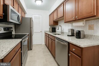 5900 Kingsford Rd in Springfield, VA - Building Photo - Building Photo