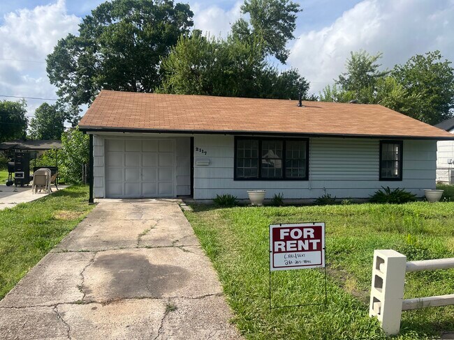 property at 2117 Kingsdale Dr