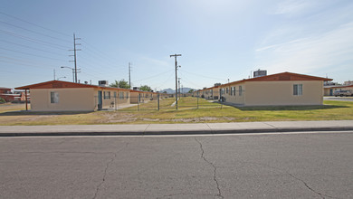 Marble Manor in Las Vegas, NV - Building Photo - Building Photo