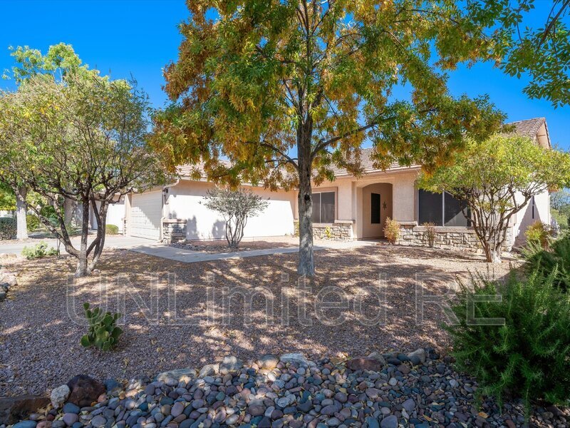 99 S Sagebrush Way in Cottonwood, AZ - Building Photo