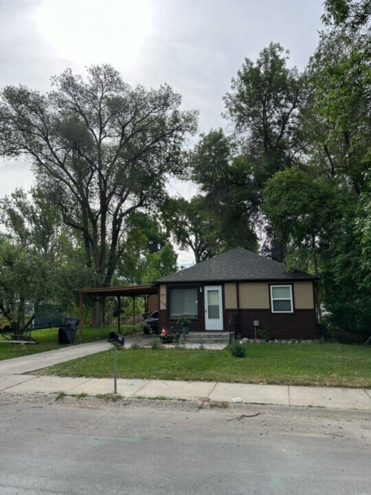 2104 10th Ave N in Billings, MT - Building Photo