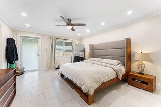 1706 NE 25th St in Wilton Manors, FL - Building Photo - Building Photo