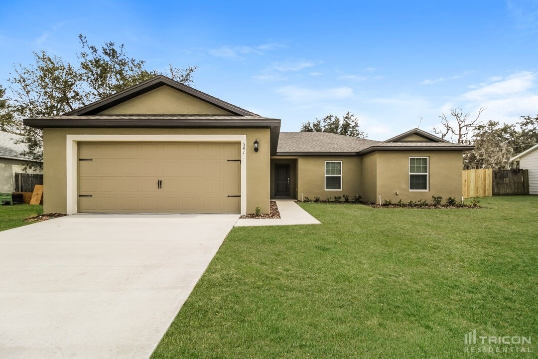 541 Battersea Ave in Deltona, FL - Building Photo