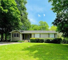 727 Scott Cir in Decatur, GA - Building Photo