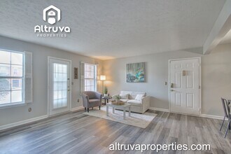 2258 Lebanon Pike, Unit Maplecrest Court B in Nashville, TN - Building Photo - Building Photo