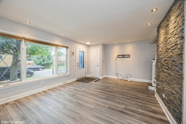 5236 W 54th St in Chicago, IL - Building Photo - Building Photo