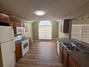 405 Fledge Dr in Louisville, KY - Building Photo - Building Photo