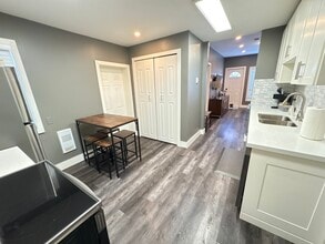 212 Rosslyn Ave N in Hamilton, ON - Building Photo - Building Photo