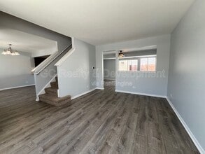 142 Presidential Blvd in Oswego, IL - Building Photo - Building Photo