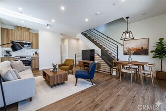 1859 1/2 S Crenshaw Blvd in Los Angeles, CA - Building Photo - Building Photo