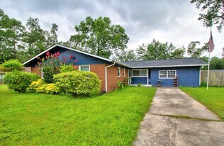 511 Red Oak Rd in Savannah, GA - Building Photo
