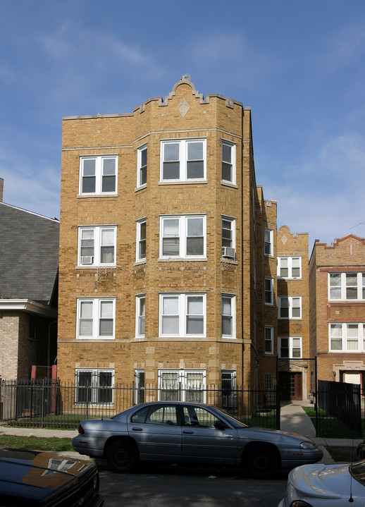 4050 W Kamerling Ave in Chicago, IL - Building Photo