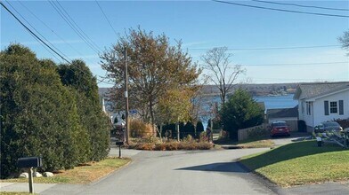 78 President Ave in Portsmouth, RI - Building Photo - Building Photo
