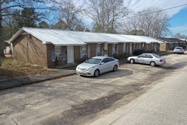 200 Patterson St in Atmore, AL - Building Photo - Building Photo