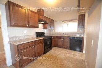 2042 W 75th St in Los Angeles, CA - Foto de edificio - Building Photo