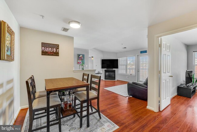 521 Constellation Square SE-Unit -J in Leesburg, VA - Building Photo - Building Photo