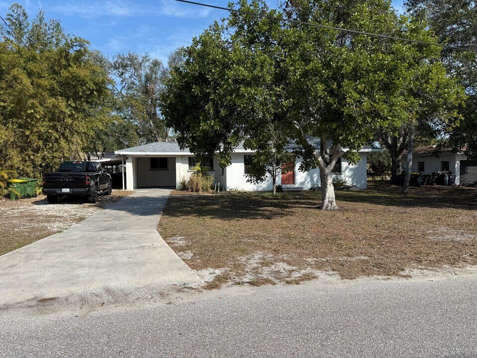 827 42nd St in Sarasota, FL - Building Photo