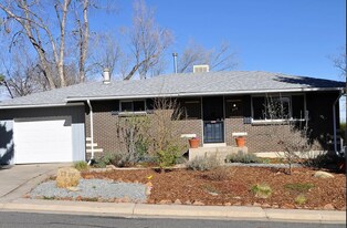 7114 Newland St in Arvada, CO - Building Photo