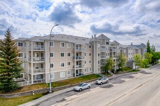 290 Shawville Way SE in Calgary, AB - Building Photo - Building Photo