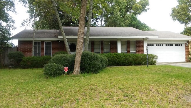 property at 2620 Moody Ave