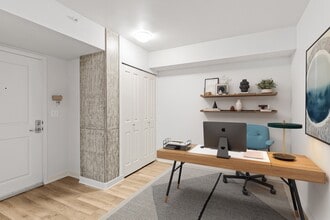 Park Metro in Bellevue, WA - Building Photo - Building Photo