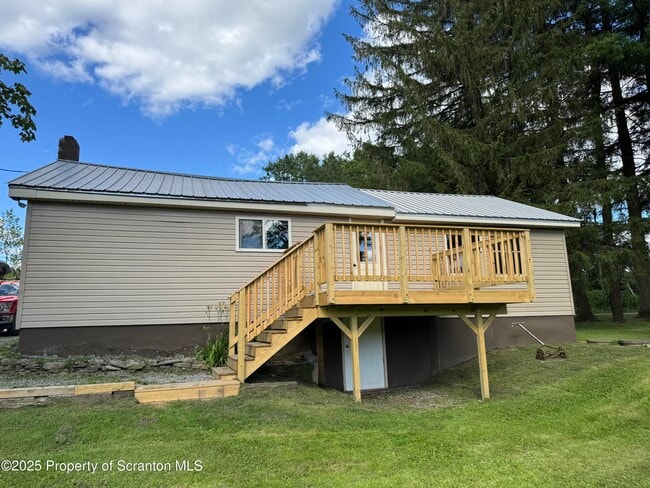 131 Ball Pond Rd in Thompson, PA - Building Photo - Building Photo