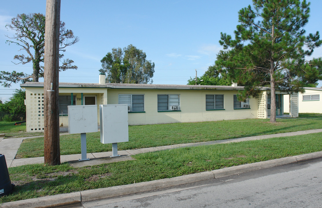 719 Barbara Jenkins St in Cocoa, FL - Building Photo