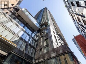 125-2125 Blue Jays Way in Toronto, ON - Building Photo - Building Photo