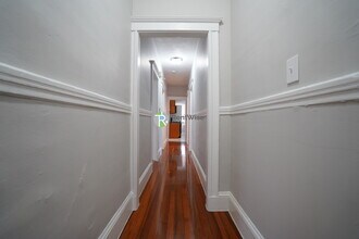 19 Roseclair St in Boston, MA - Foto de edificio - Building Photo