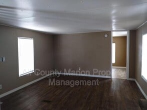 1011 NW 42nd Ln in Ocala, FL - Foto de edificio - Building Photo