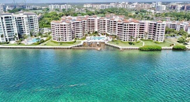 300 SE 5th Ave in Boca Raton, FL - Building Photo - Building Photo