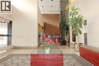 177 Linus Rd in Toronto, ON - Building Photo - Building Photo