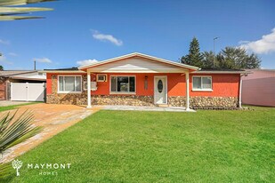 5041 Fitchburg Dr in Holiday, FL - Building Photo