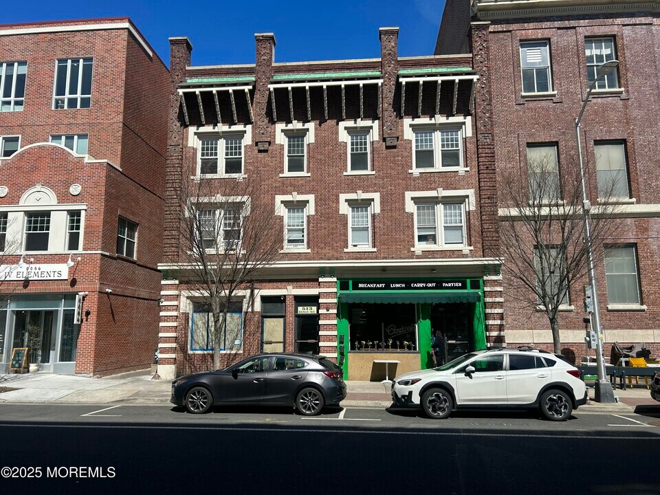 513 Bangs Ave in Asbury Park, NJ - Building Photo