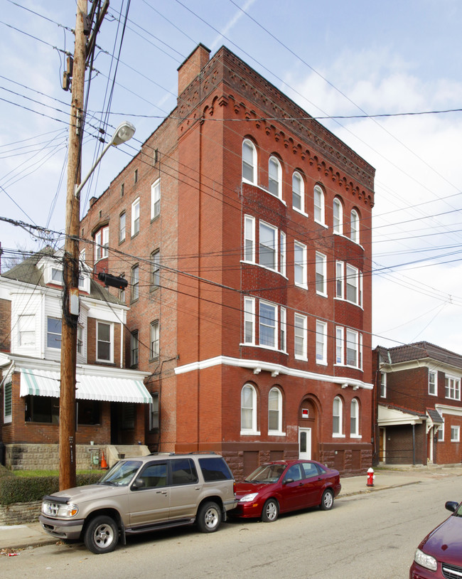 641 Collins St in Pittsburgh, PA - Foto de edificio - Building Photo