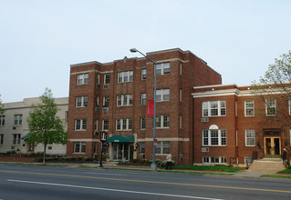 3028 Wisconsin Ave NW in Washington, DC - Building Photo - Building Photo