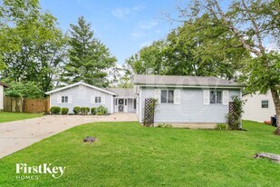 11 S Lang Dr in O'Fallon, MO - Building Photo