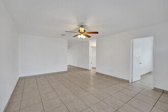 5910 NE 17th Rd in Fort Lauderdale, FL - Building Photo - Building Photo