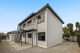 1308 N Mulberry St in Compton, CA - Building Photo