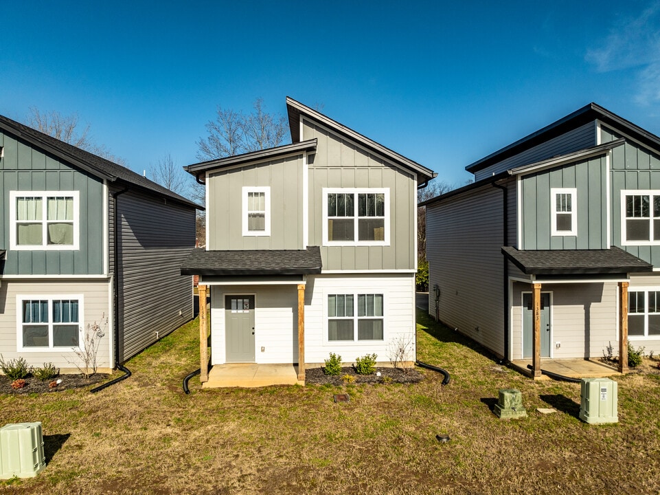 Crossland in Clarksville, TN - Building Photo