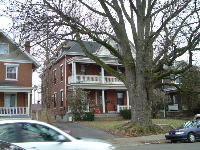 1923 Cleneay Ave in Norwood, OH - Building Photo - Building Photo