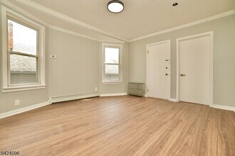 111 Willow St in Bloomfield, NJ - Building Photo - Building Photo