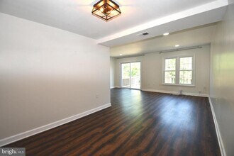 5714 Lofthill Ct in Alexandria, VA - Building Photo - Building Photo