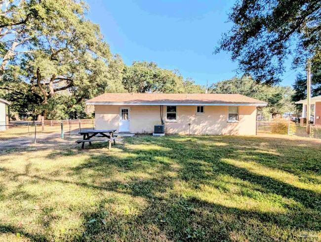 8355 Lawton St in Pensacola, FL - Building Photo - Building Photo