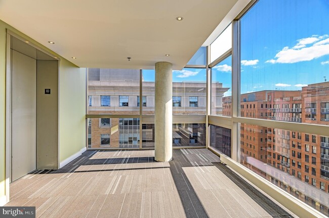 675 E St NW, Unit 340 in Washington, DC - Building Photo - Building Photo