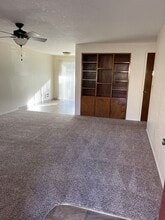 027-Candalaria Plaza in Salem, OR - Foto de edificio - Interior Photo