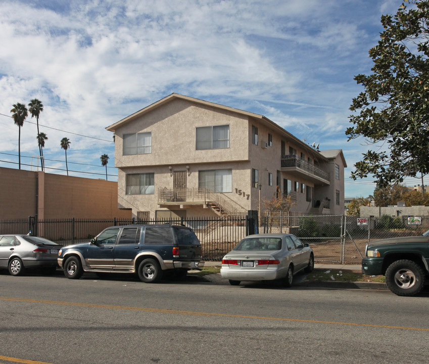 1517 N Hobart Blvd in Los Angeles, CA - Building Photo