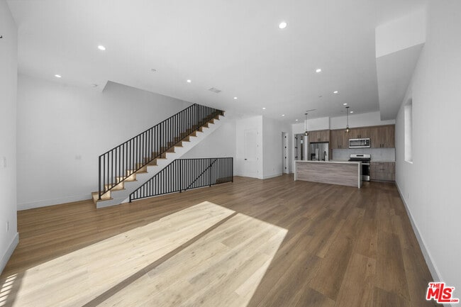 property at 10845 1/2 Morrison St