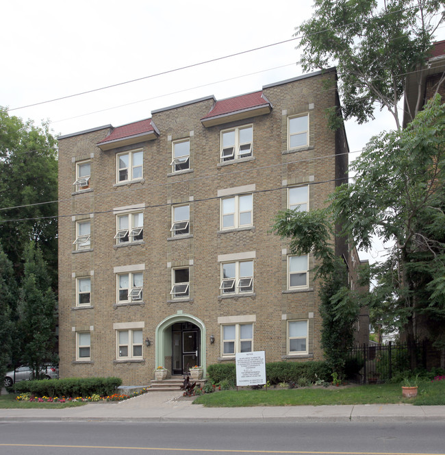 114 Vaughan Rd in Toronto, ON - Building Photo - Primary Photo